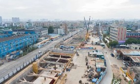 東部快線地鐵14號線明年通車，旭東圍擋廠家為城市安全建設(shè)美麗屏障！